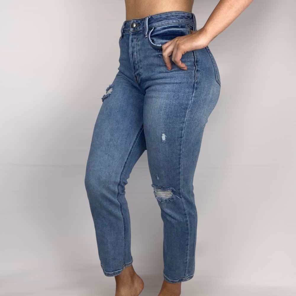 FOREVER 21 High Rise Straight Jeans Distressed Stretchy Casual Denim Medium Wash